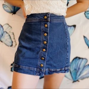 FREEE PEOPLE DARK WASH BUTTON UP DENIM SKIRT 🦋✨